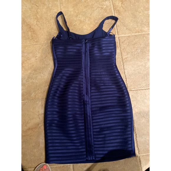 Dress - Picture 5 of 5